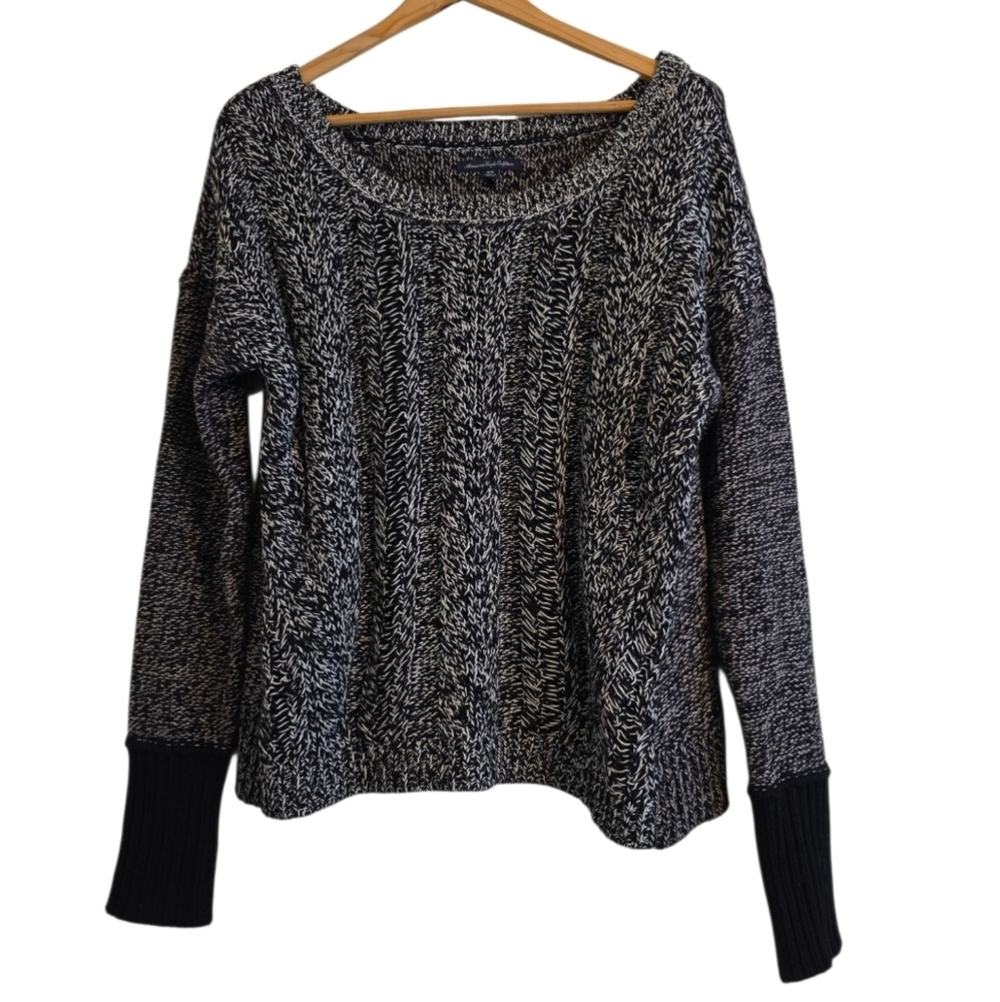 American Eagle Outfitters Black and White Crew Neck Sweater Size Medium